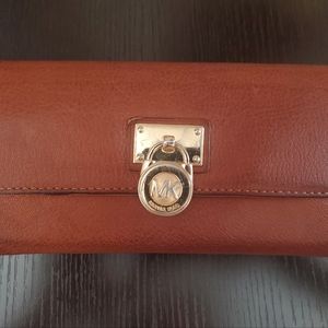 Micheal Kors' Hamilton Style Acorn Wallet